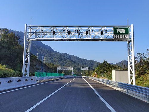 高速公路龙门架